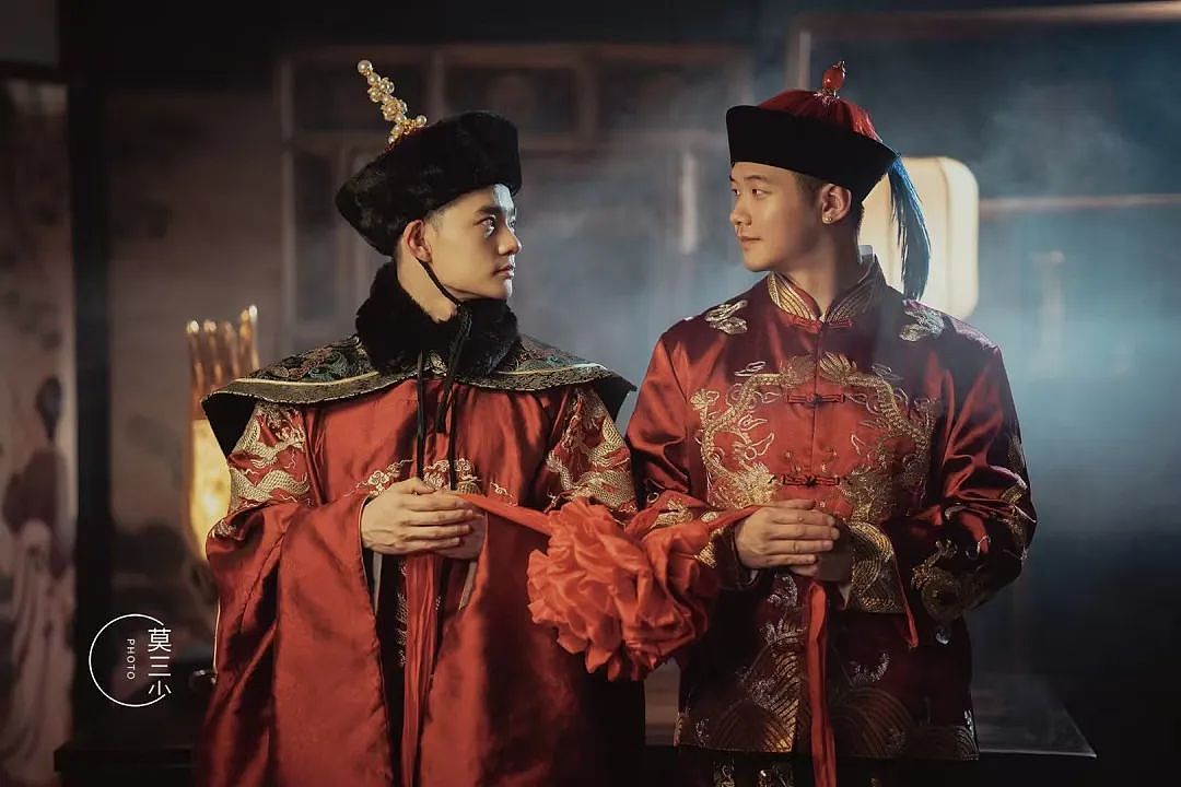 【帅哥】侍卫被王爷偷看洗澡？短剧太逆天，网友：侍卫的胸肌太诱人了...（组图） - 3