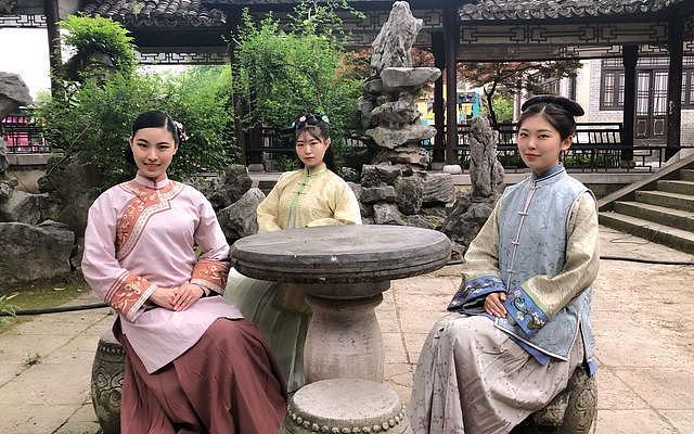 横店13万群演的现状:懒汉的乐园,光棍的世界,追不到梦是常态(组图) - 7