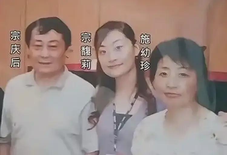 宗庆后冒出三个美国籍的娃？黄日涵教授：网暴钟睒睒的乌合之众呢（组图） - 7