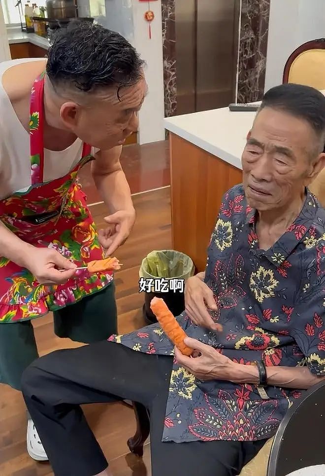 杨议又被骂了!父亲杨少华头七还没过,他的直播间嘉年华刷的飞起(组图) - 5