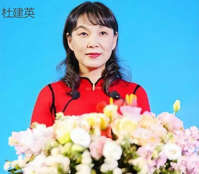 14岁独自留学，毕业3年就独掌一个集团，宗馥莉可不是“娇娇女”（组图） - 8