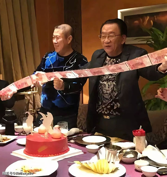 没参加杨少华葬礼！侯耀华开直播：不愿意看到某人（组图） - 4