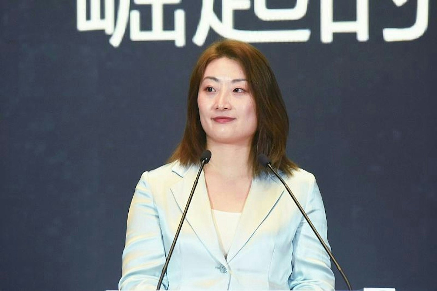 宗馥莉已接管多家父亲名下公司,娃哈哈昌盛更名宏盛引发猜测(组图) - 2