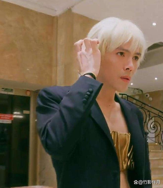 港媒曝向佐欠赌债140万，遭何超琼公司起诉，曾多次陷追债丑闻（组图） - 1
