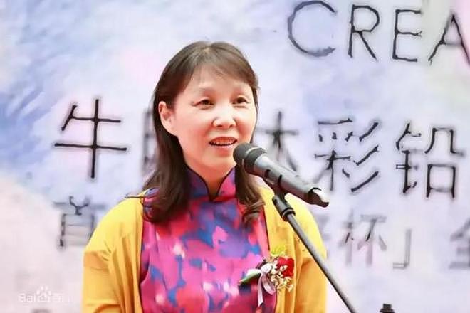 杜建英段年轻时靓照曝光,长发温柔短发干练,望着宗庆后好深情(组图) - 12