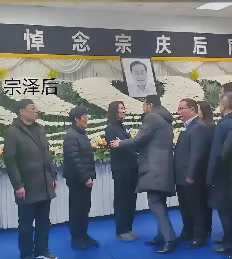 宗馥莉遭叔叔背刺！宗泽后帮腔杜建英，指责她太自私，应接纳弟妹（组图） - 7