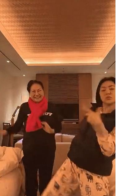 S妈又深夜哭诉想念女儿大S！评论区又笑不活了，各种挖苦嘲讽（组图） - 8