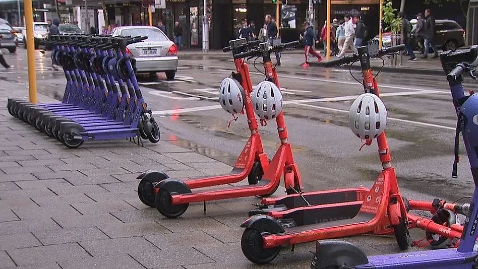 澳亚裔男在CBD被e-scooter撞伤后离世！英国背包客被控罪（组图） - 3