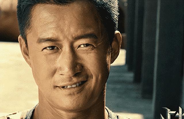 立“宠妻人设”的吴京,狐狸尾巴露馅,亲手撕下“伪装”(组图) - 15