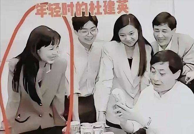 杜建英段年轻时靓照曝光,长发温柔短发干练,望着宗庆后好深情(组图) - 8