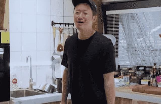 立“宠妻人设”的吴京,狐狸尾巴露馅,亲手撕下“伪装”(组图) - 11
