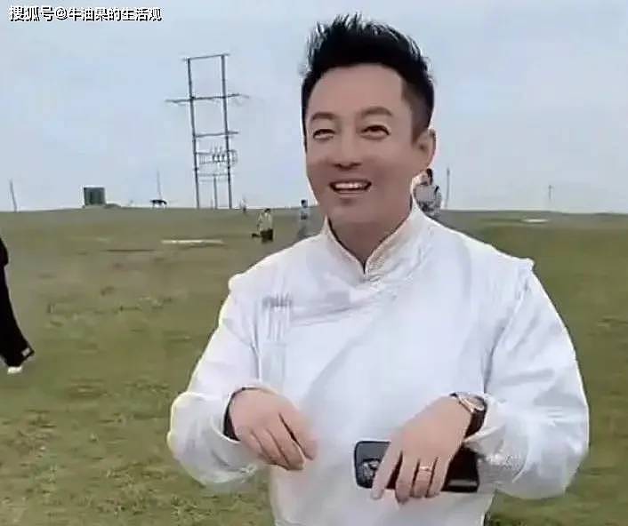 汪小菲带儿女去大草原玩,玥儿箖儿正面照曝光,背影神似大S(组图) - 6