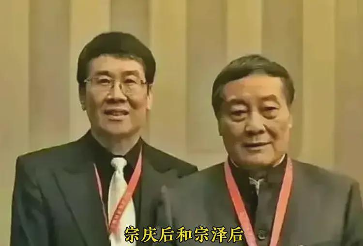 宗馥莉遭叔叔背刺！宗泽后帮腔杜建英，指责她太自私，应接纳弟妹（组图） - 1