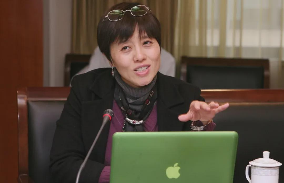饶毅女儿首次公开接受采访,要为母亲讨回公道!(组图) - 1