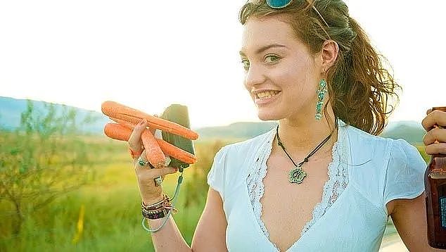 从皇室贵族到杀婴犯，富家女成了在法庭调情的疯女人？大起大落的人生...（组图） - 8