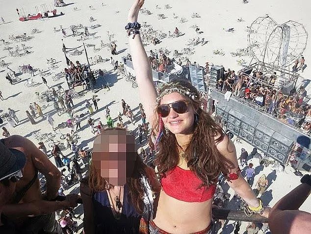 从皇室贵族到杀婴犯，富家女成了在法庭调情的疯女人？大起大落的人生...（组图） - 10
