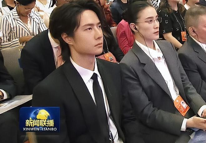 人民大会堂镜头下的明星，陈道明老了，吴京像野人，章子怡太惊艳（组图） - 1