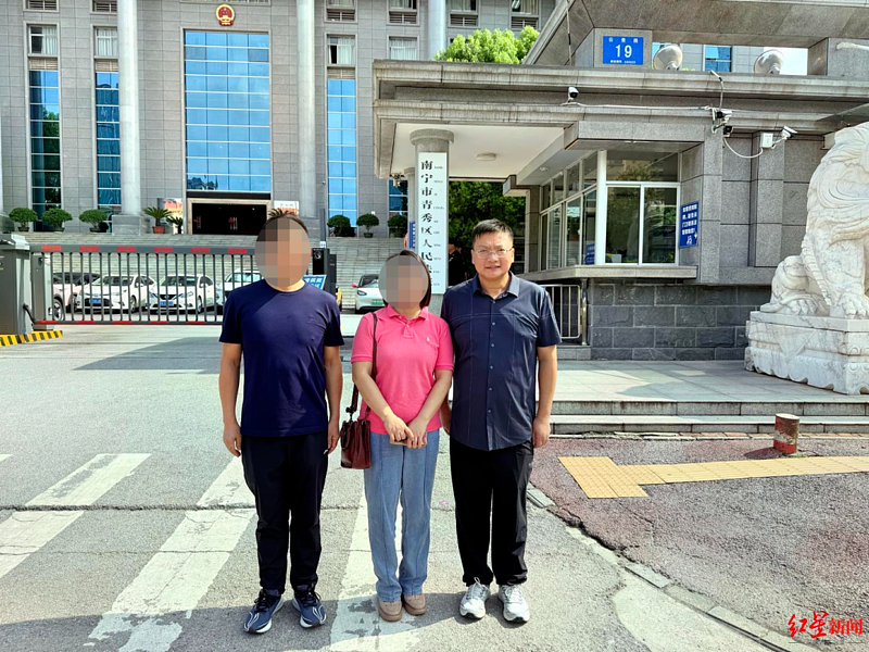 28人2.5亿元存银行不翼而飞,银行:个人行为(组图) - 2