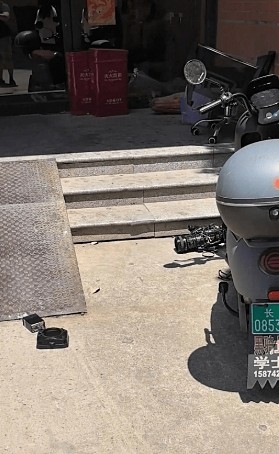 内媒记者采访消费者维权,商家怒毁拍摄器材被刑拘!或面临3年以上刑责(视频/组图) - 5