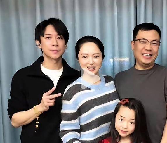 董璇二婚被骂不长记性,曾为救高云翔体面全无,二婚老公遭全方位吐槽(组图) - 1