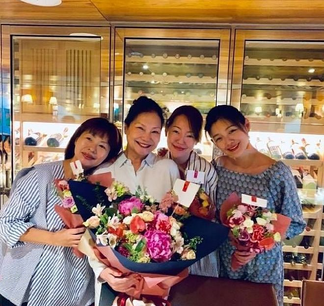 S妈又深夜哭诉想念女儿大S！评论区又笑不活了，各种挖苦嘲讽（组图） - 3