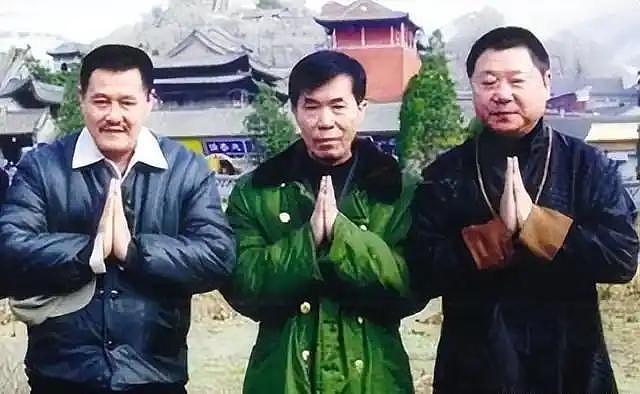 75岁老艺术家何庆魁，被亲儿子捅刀：他嫖不动了，每月1万够花（组图） - 10