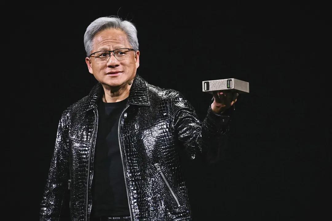 黄仁勋为啥35度穿皮衣?他说“只有一件西装没洗”,但明明很多大牌…(组图) - 20