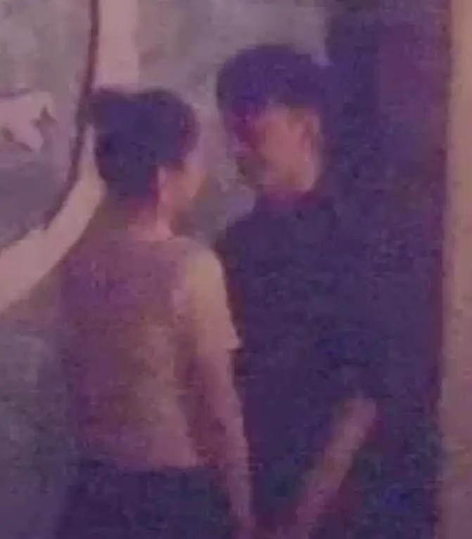 董璇官宣二婚了！老公小9岁帅气不输高云翔，对董璇女儿太宠溺（组图） - 18