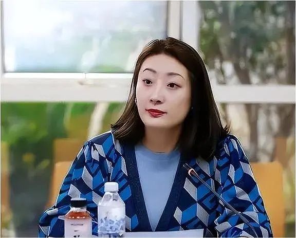 初中时曾向同学哭诉：“爸妈天天吵着要离婚”！屈辱的宗馥莉，也不是善茬（组图） - 23