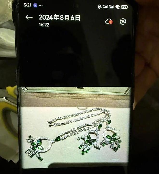 黄杨钿甜母亲发声！称耳环是好友相送价值几百块，不知是大牌仿品（组图） - 8