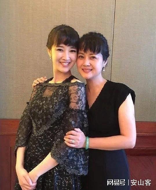 儿女都是债，闺女离婚儿子大龄单身，58岁茹萍风光背后也难逃辛酸（组图） - 4