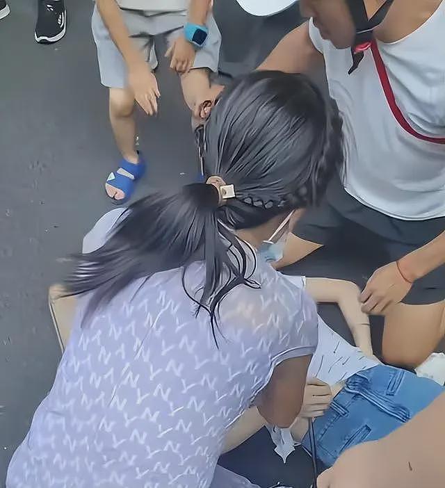 男子救人被质疑袭胸后续！质疑者被扒，漂亮身材好，是个擦边博主（组图） - 18