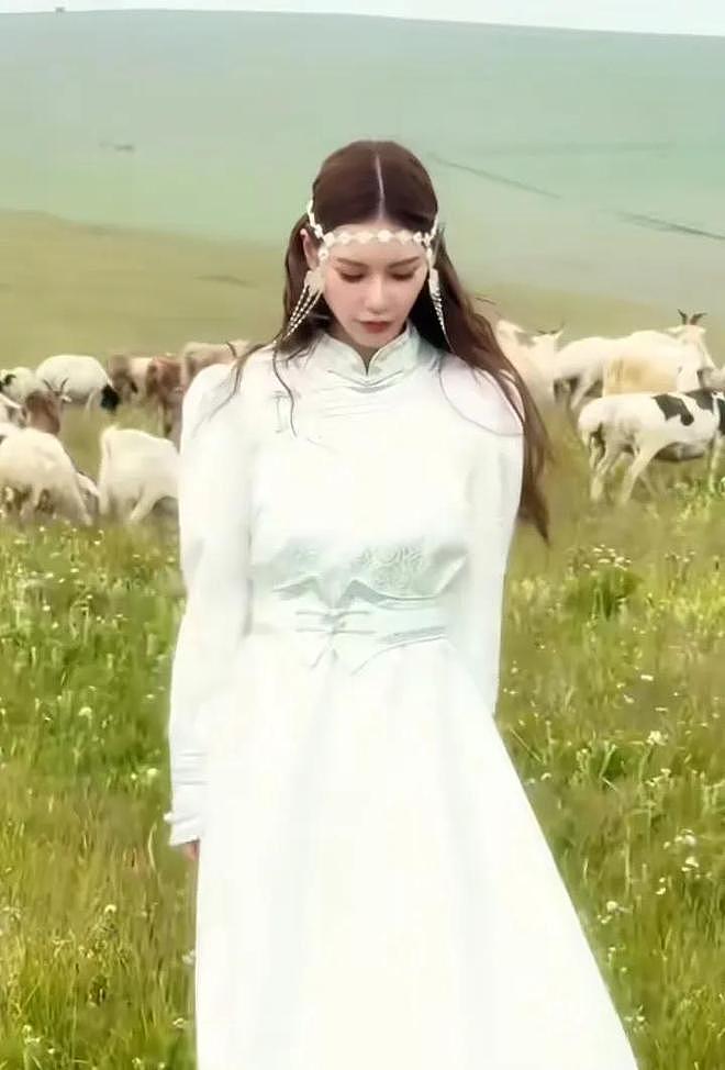 马筱梅晒草原美照,被吐槽不及大S漂亮,她毫不客气回怼(组图) - 3