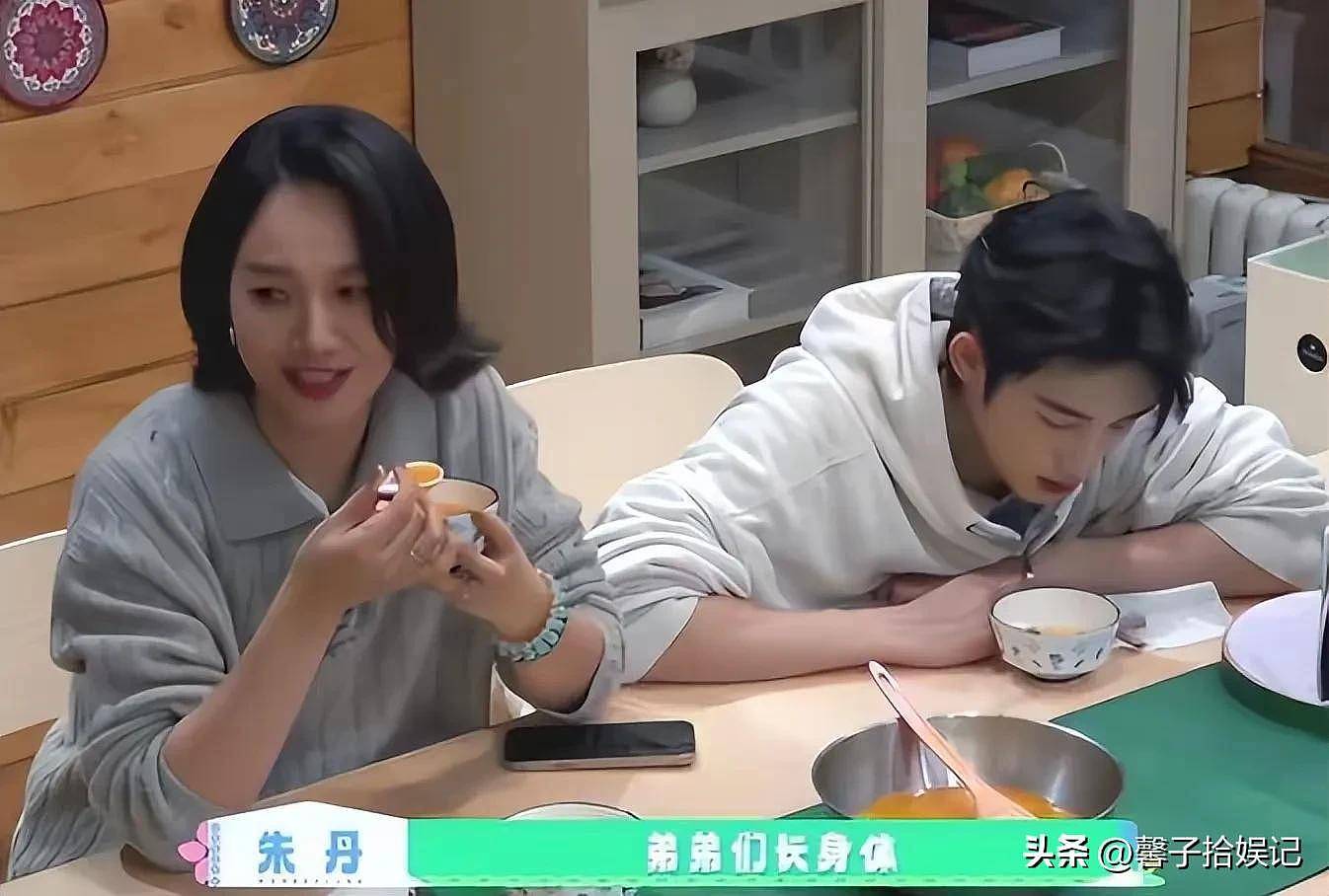 朱丹出名，周一围遭殃，网友：一被窝里睡不出两种人（组图） - 4