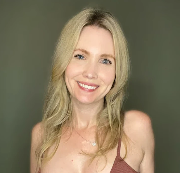 美国宝妈偷拍性感写真月入30 万，被揭穿后遭社区驱逐！现要做手术“缝”回纯洁？（组图） - 13