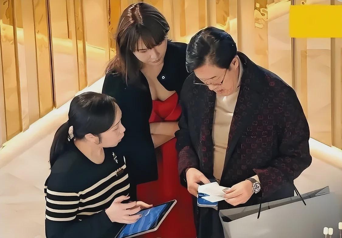 “巨咪”网红的瓜！靠“二奶命”致富，与已婚富豪同居9年，生4个孩子（组图） - 23