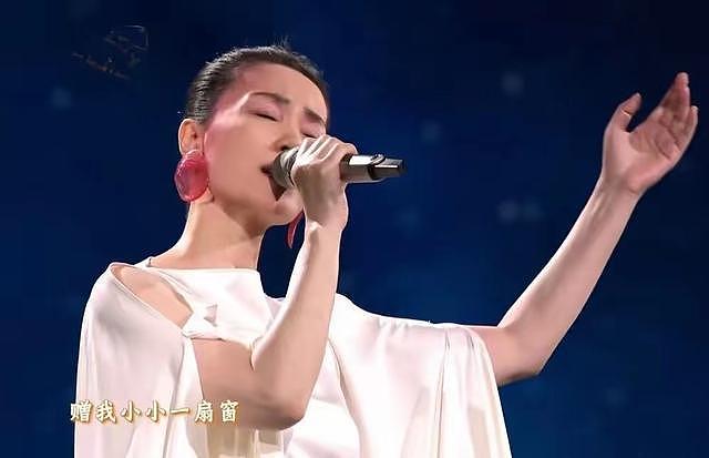 28岁的窦靖童,凭实力给亲妈“争光”,回看当年离婚也并非坏事!(组图) - 1
