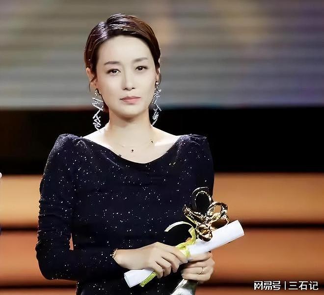 放飞自我?和女儿“抢男人”?49岁的马伊琍终于还是说实话了(组图) - 4