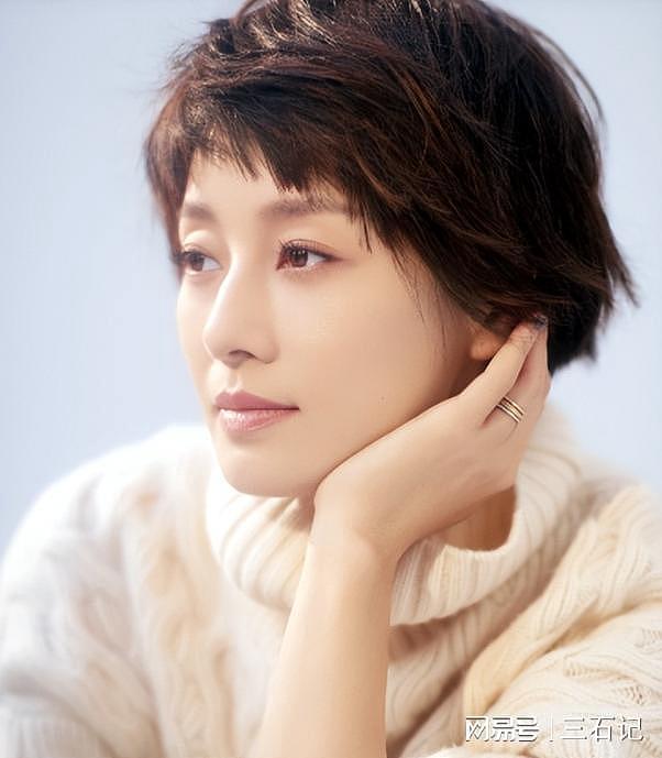 放飞自我?和女儿“抢男人”?49岁的马伊琍终于还是说实话了(组图) - 28