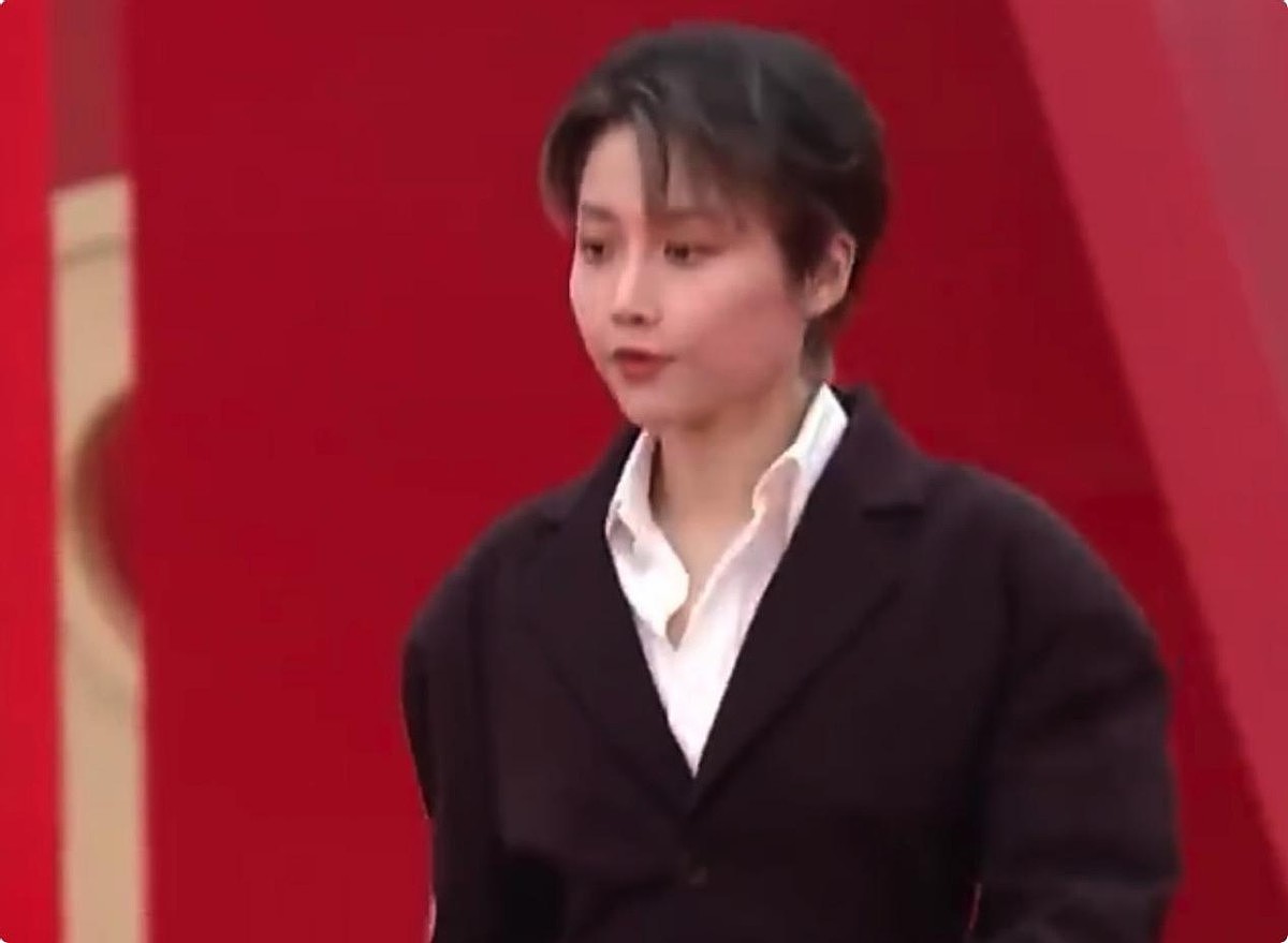 中国电影导演之夜，黄渤肿了，冯小刚低调，宋佳大气，咏梅优雅（组图） - 22