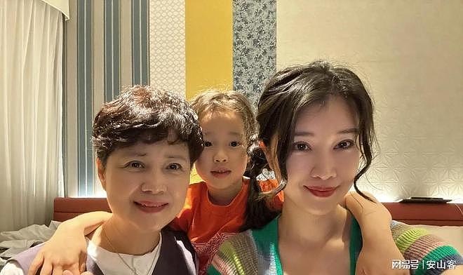 儿女都是债，闺女离婚儿子大龄单身，58岁茹萍风光背后也难逃辛酸（组图） - 26