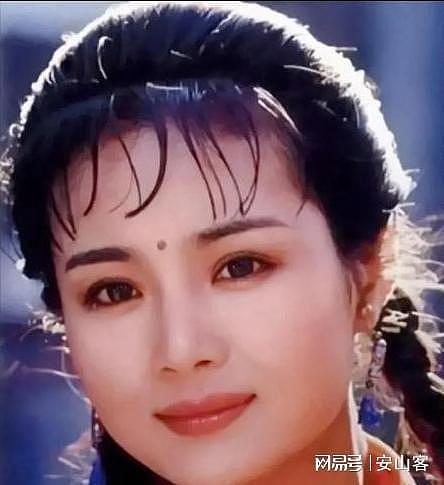 儿女都是债，闺女离婚儿子大龄单身，58岁茹萍风光背后也难逃辛酸（组图） - 5