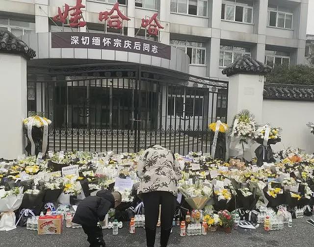 初中时曾向同学哭诉：“爸妈天天吵着要离婚”！屈辱的宗馥莉，也不是善茬（组图） - 21