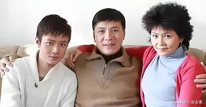 儿女都是债，闺女离婚儿子大龄单身，58岁茹萍风光背后也难逃辛酸（组图） - 28