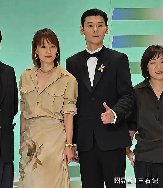 放飞自我?和女儿“抢男人”?49岁的马伊琍终于还是说实话了(组图) - 2