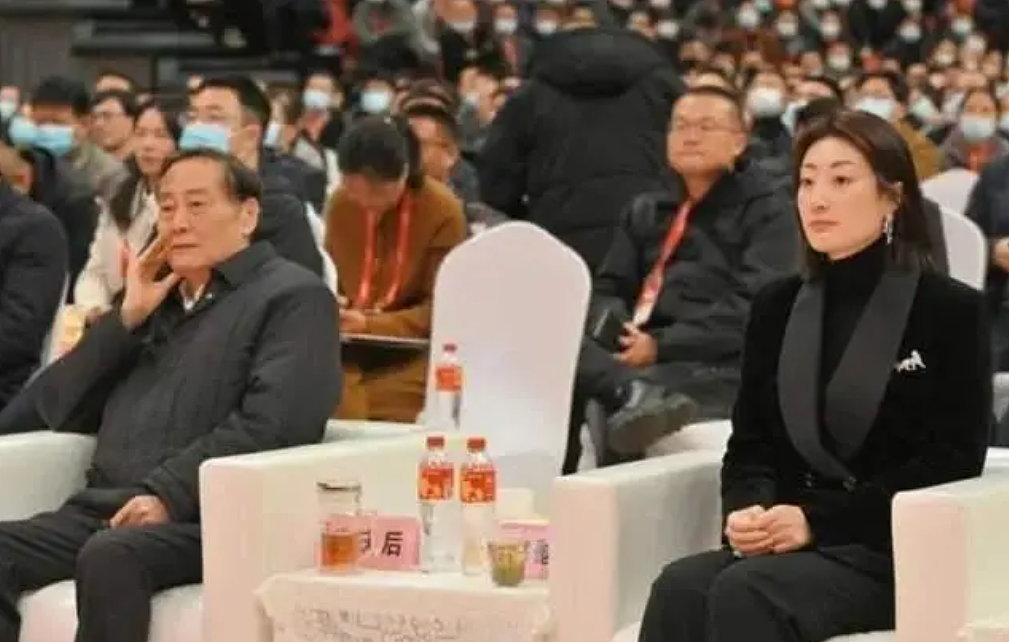 知情人士:宗庆后不止4个孩子,宗馥莉曾以绝食的方式逼父亲妥协(组图) - 3