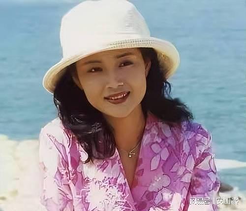 儿女都是债，闺女离婚儿子大龄单身，58岁茹萍风光背后也难逃辛酸（组图） - 7