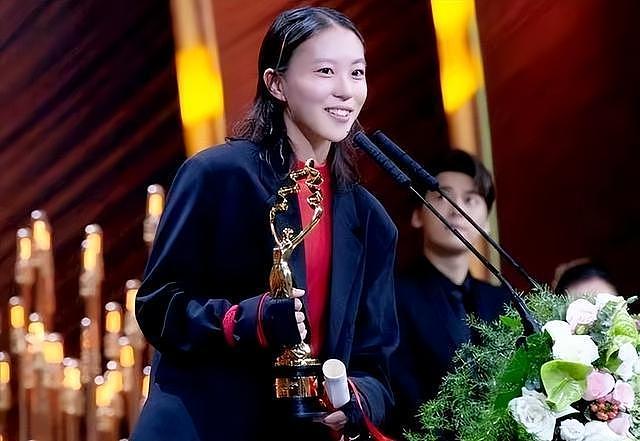 28岁的窦靖童,凭实力给亲妈“争光”,回看当年离婚也并非坏事!(组图) - 15
