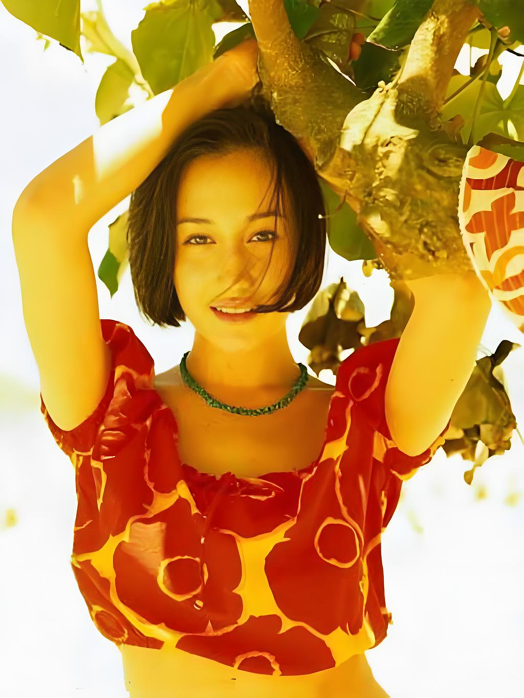 好莱坞混血性感女神结婚！被誉“男神收割机”曾交往各国顶流，吴彦祖都为她深夜痛哭？（组图） - 6