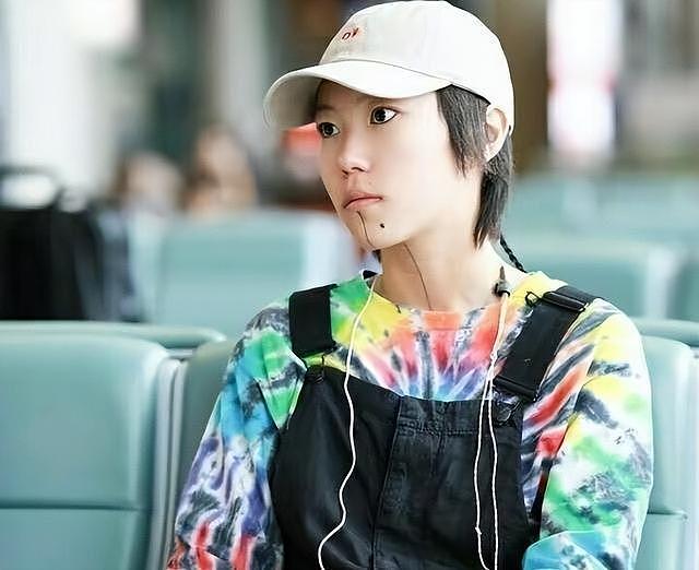 28岁的窦靖童,凭实力给亲妈“争光”,回看当年离婚也并非坏事!(组图) - 13